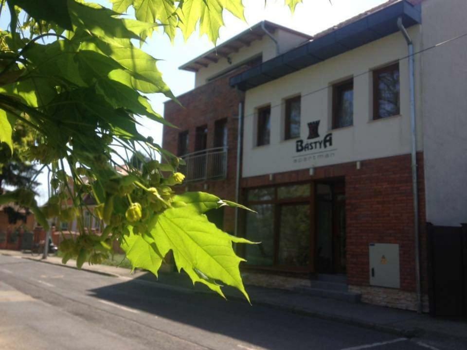 Bastya Apartmanhaz Sárvár 外观 照片