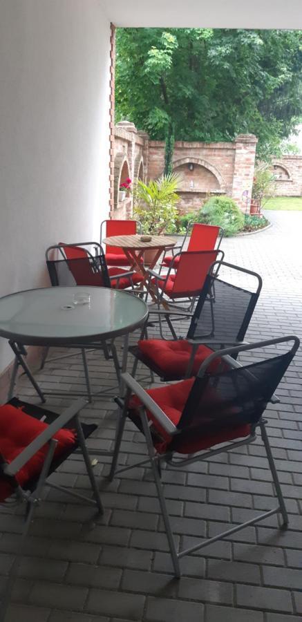 Bastya Apartmanhaz Sárvár 外观 照片